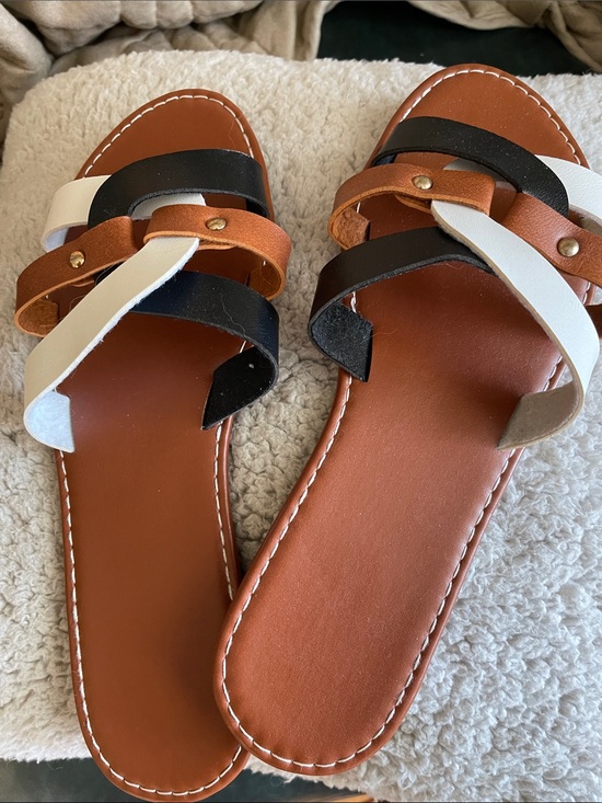 Source Unknown Shoes - Brown Black White Tan Strappy Slide Sandals
